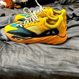 COPY - Yeezy 700 v2 sun